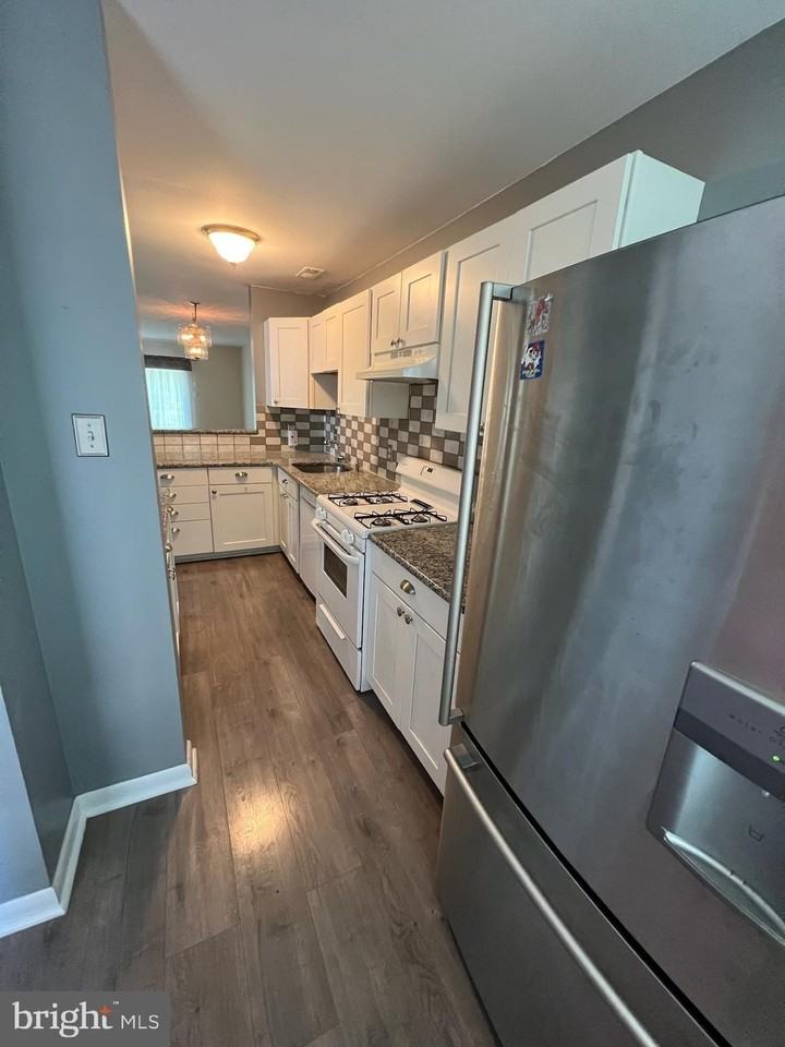 243 Stonebridge Blvd - Photo 3 of 7