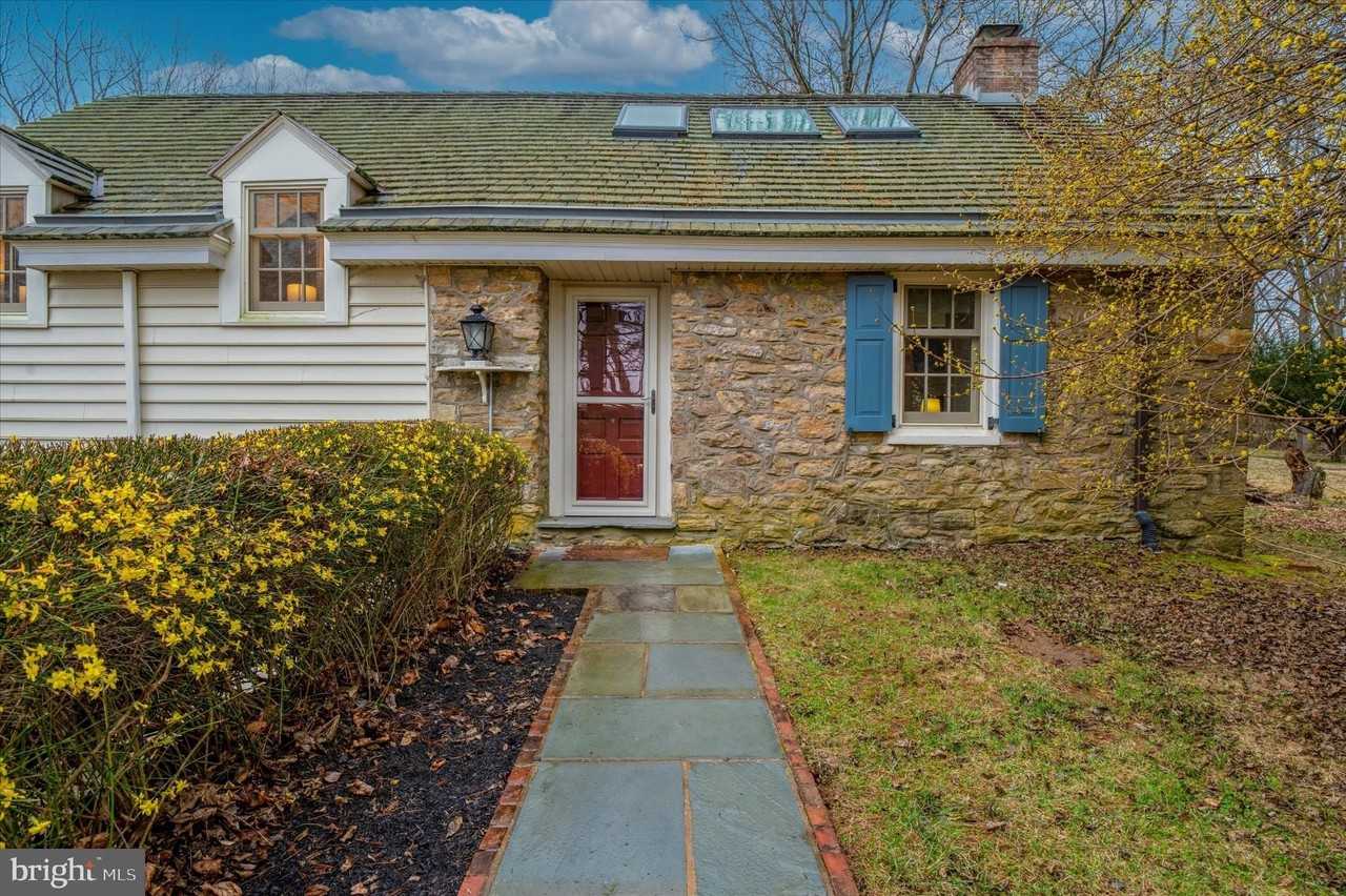 565 Upper Pike Creek Rd - Photo 2 of 23