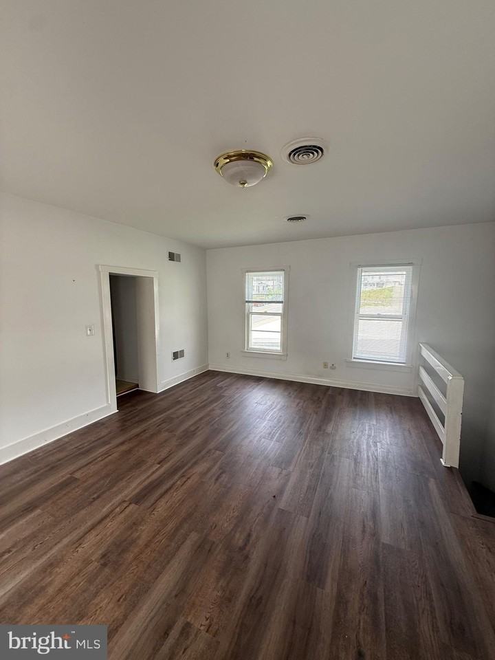 1331-2ND FLOOR N MAIN Street - Photo 3 of 5