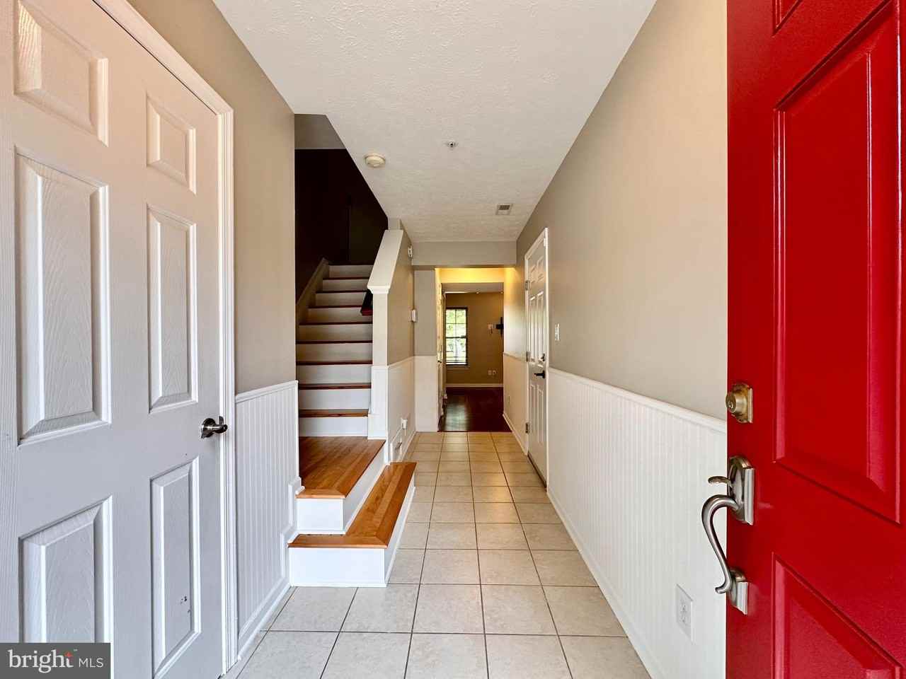 2107 Mardic Dr - Photo 3 of 50
