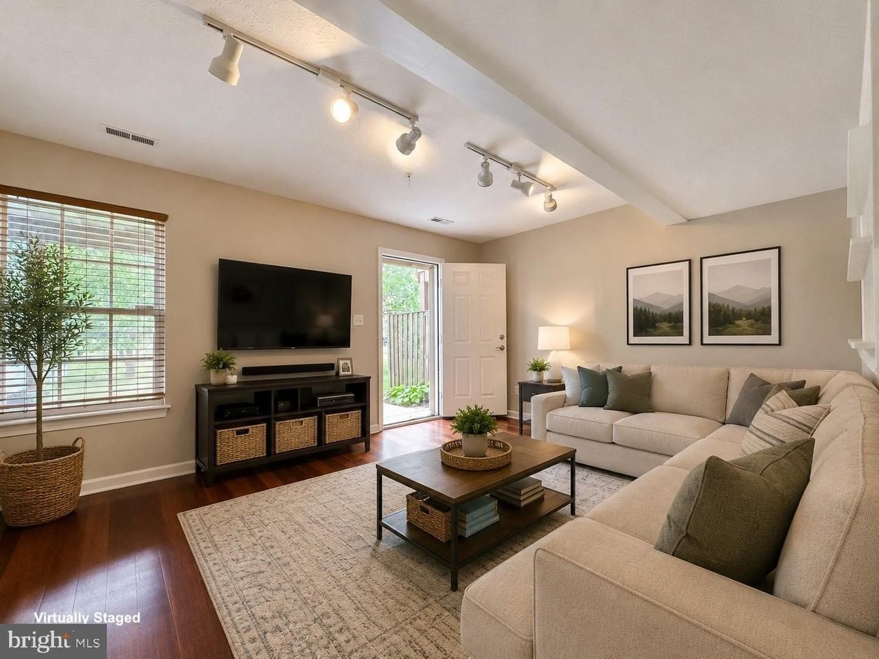 2107 Mardic Dr - Photo 4 of 50