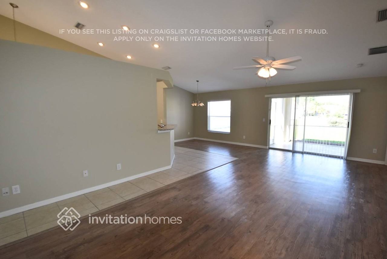 4635 Sanibel Way - Photo 4 of 24