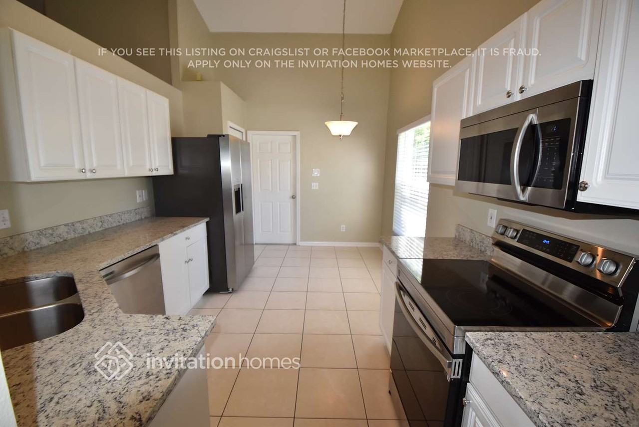 4635 Sanibel Way - Photo 7 of 24