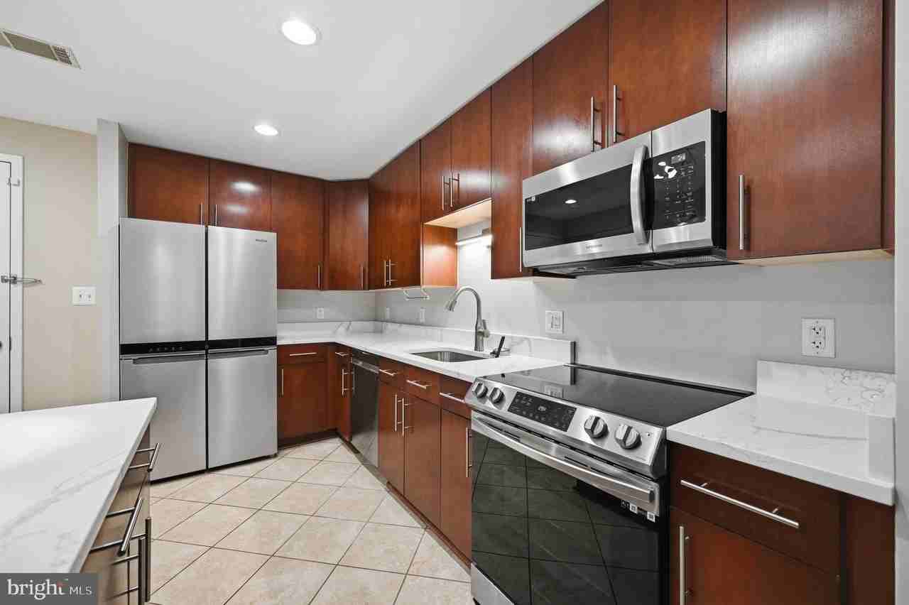 157 Fleet St #211 - Photo 5 of 29