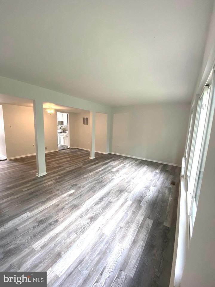 15947 Dorset Rd #188 - Photo 7 of 24