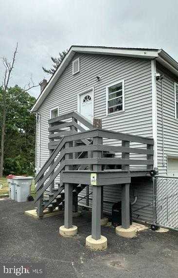 1721 N West Ave - Photo 2 of 13