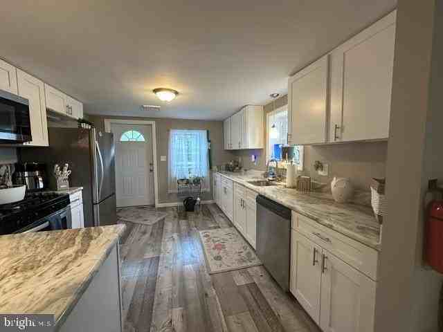 1721 N West Ave - Photo 5 of 13