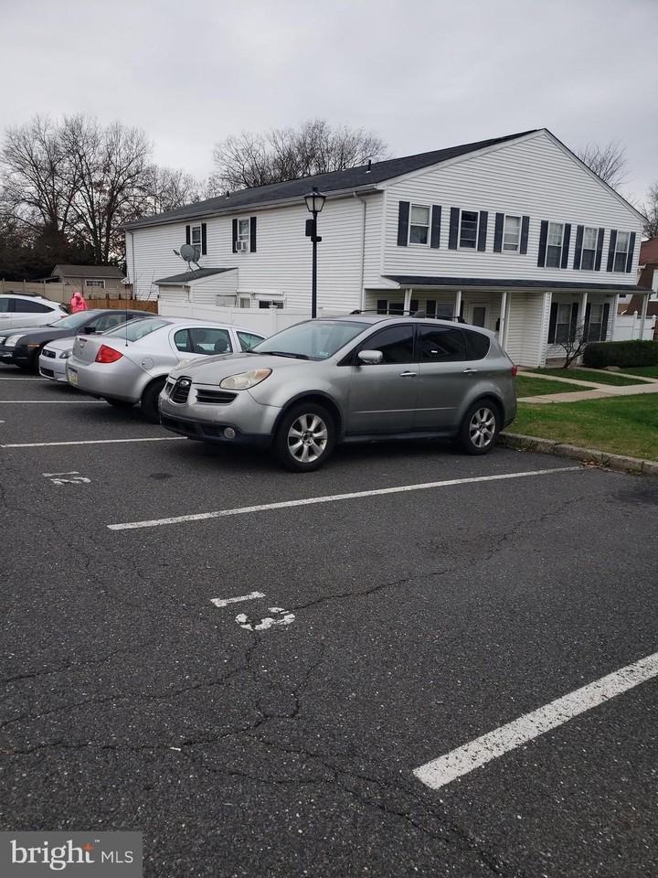 13 Reliance Ct #2ndFL - Photo 3 of 19