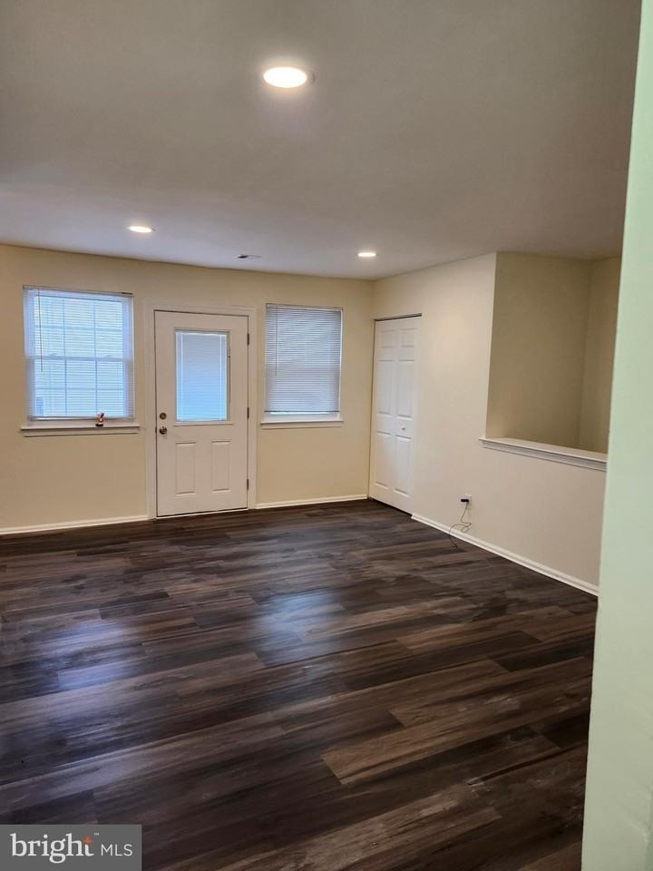 13 Reliance Ct #2ndFL - Photo 4 of 19