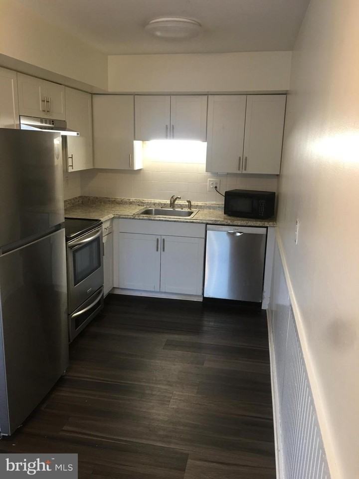 13 Reliance Ct #2ndFL - Photo 5 of 19