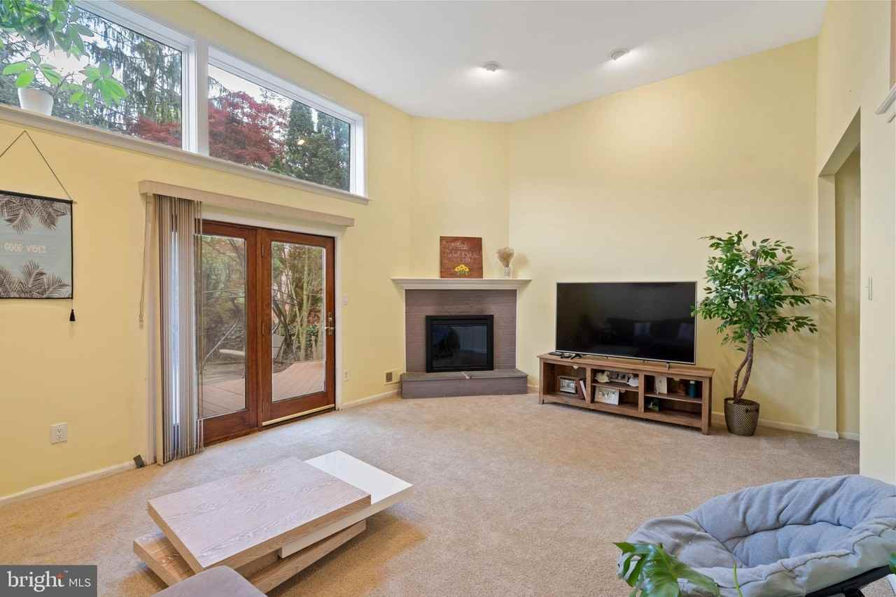 156 Eaton Dr - Photo 7 of 15