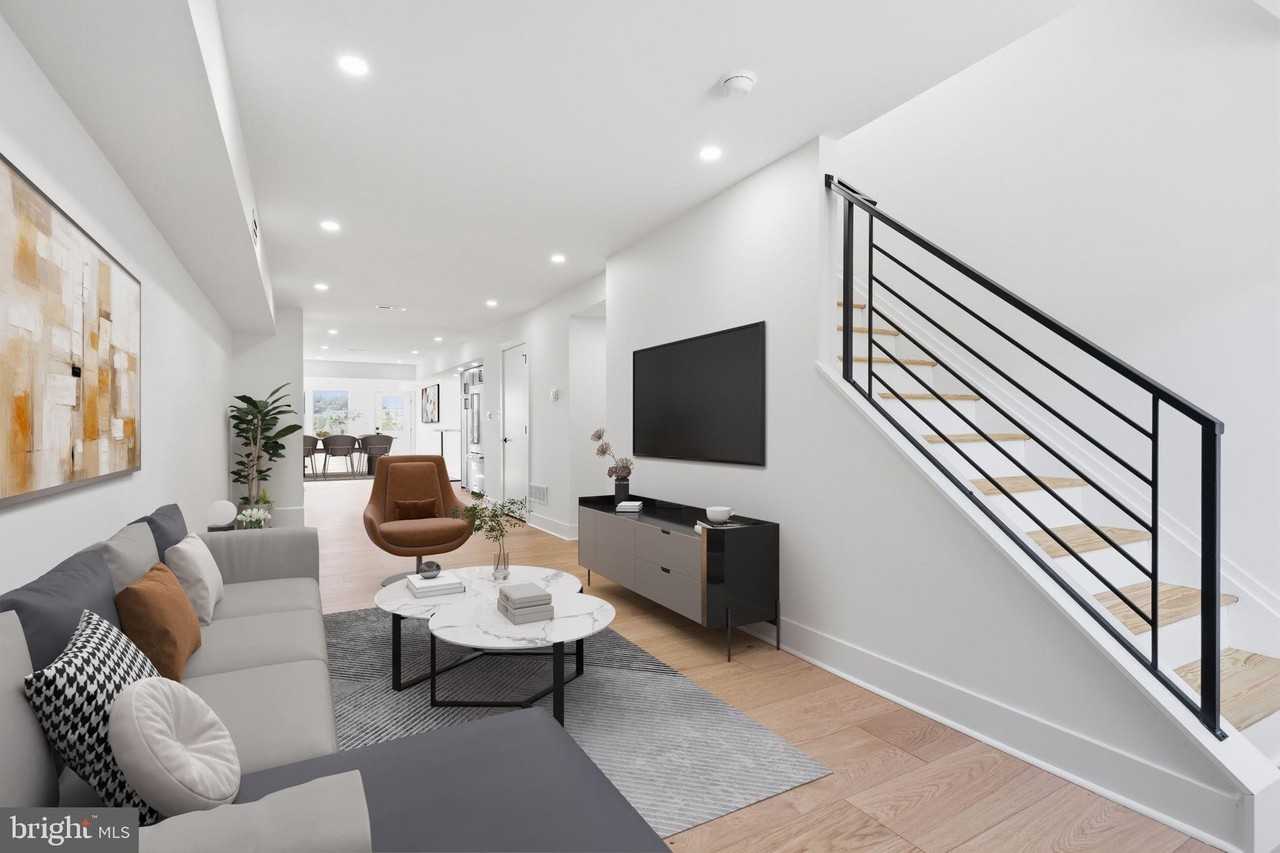 147 Jones St - Photo 3 of 46