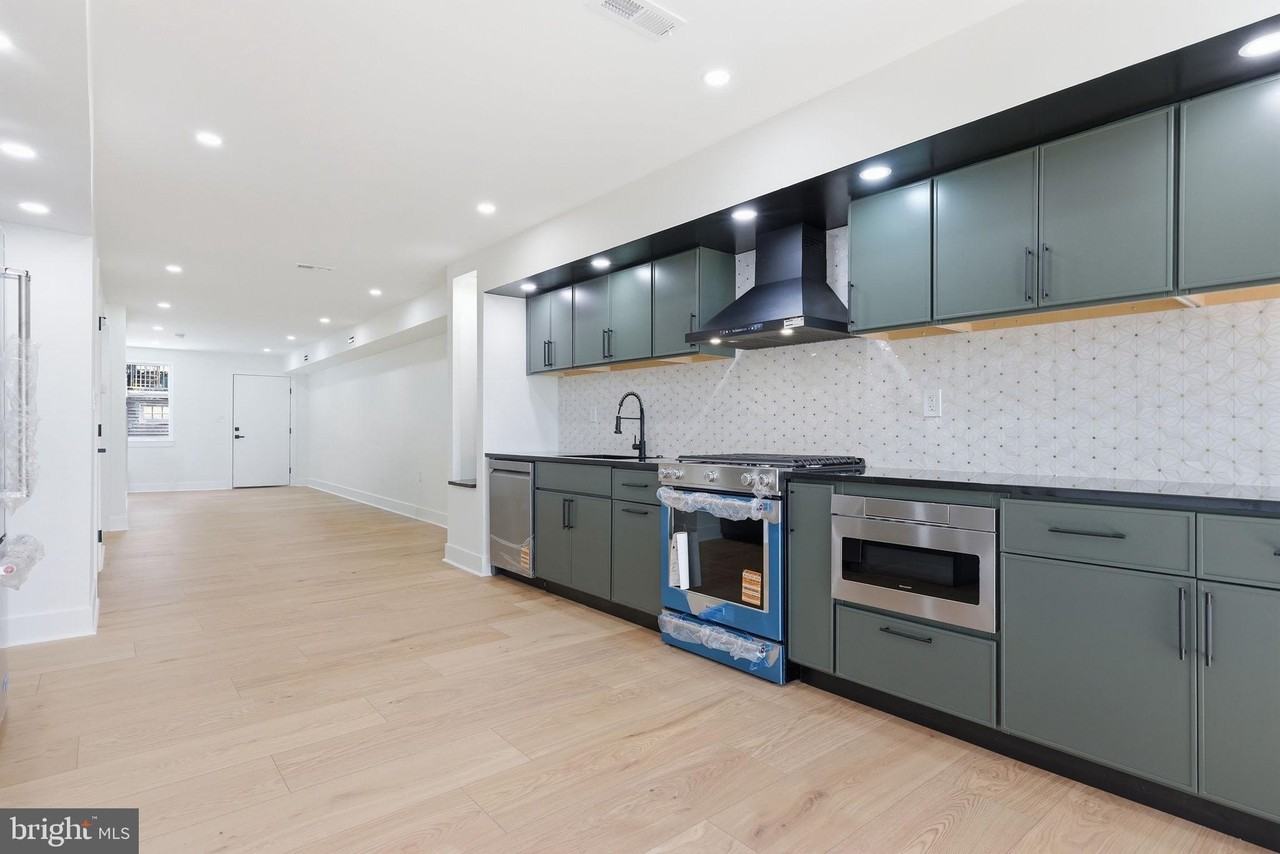 147 Jones St - Photo 6 of 46