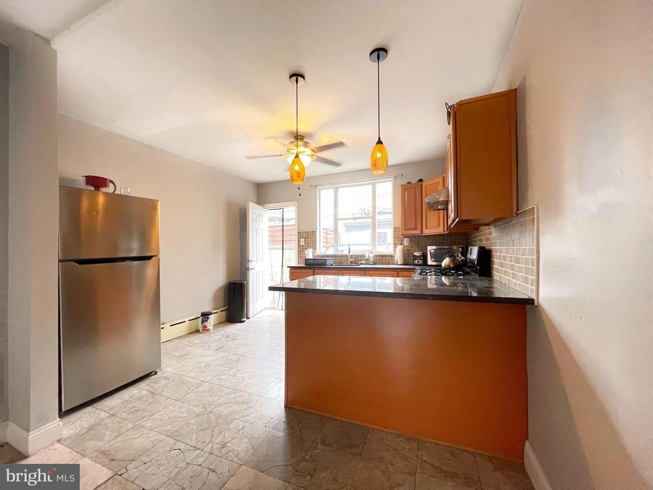 718 Watkins St - Photo 2 of 9