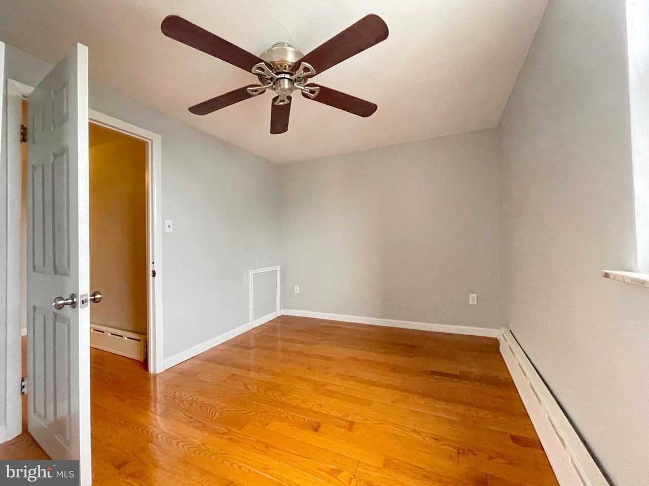 718 Watkins St - Photo 6 of 9