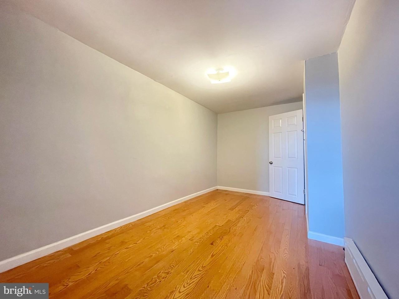 718 Watkins St - Photo 7 of 9