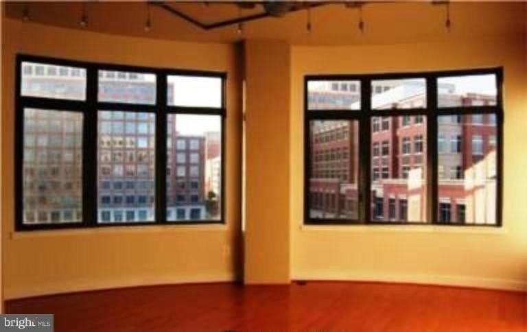 520 John Carlyle St #416 - Photo 5 of 10