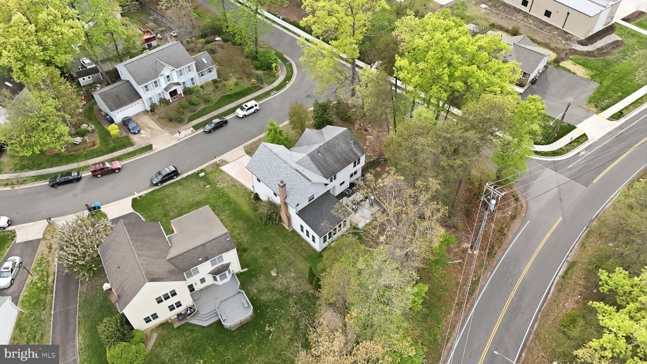 8664 Pohick Forest Ct - Photo 3 of 41