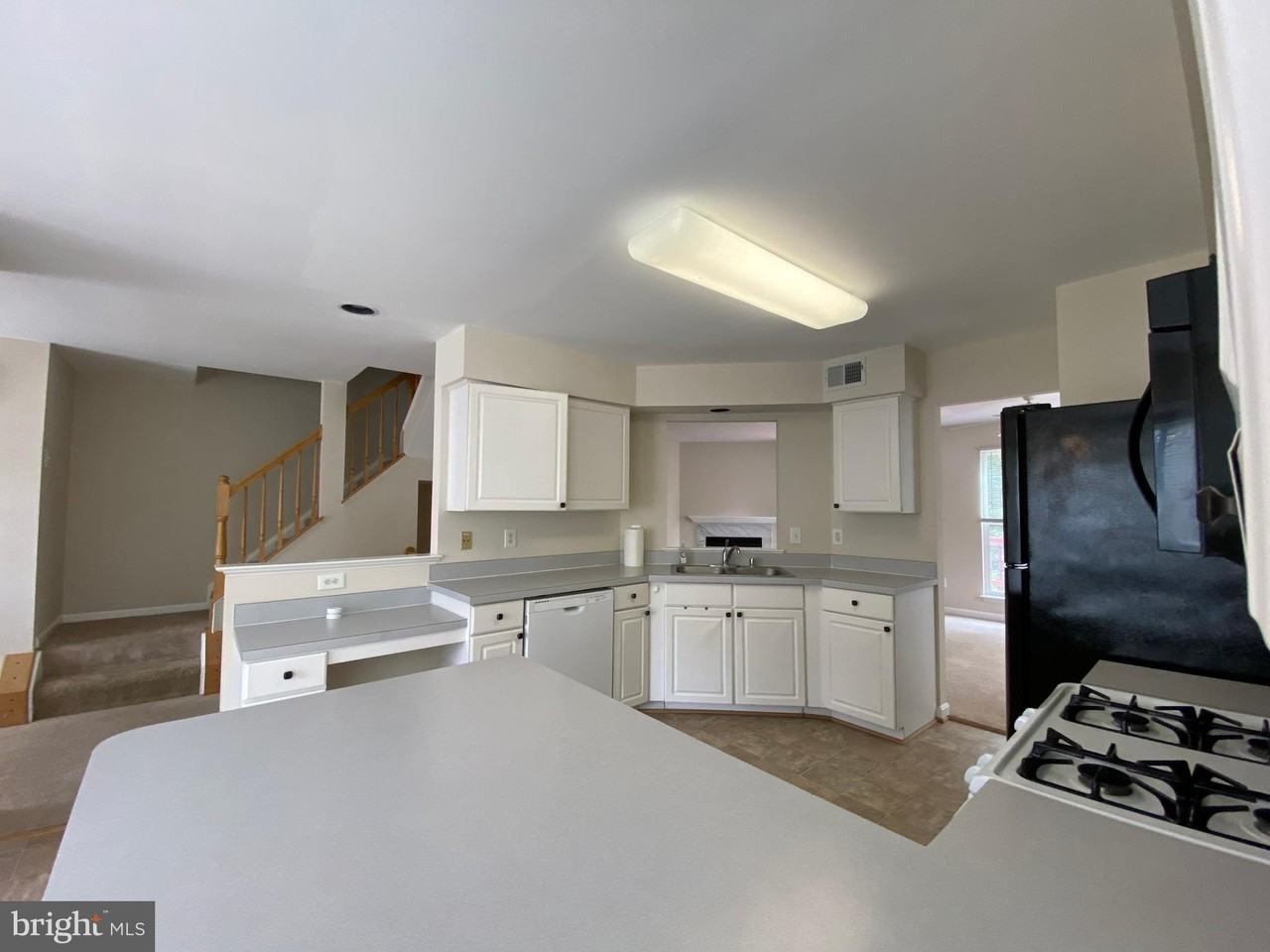 6555 Kelsey Point Cir - Photo 7 of 44