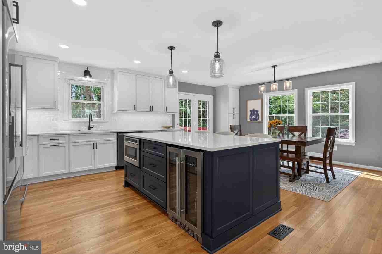 9801 Meadow Valley Dr - Photo 5 of 37