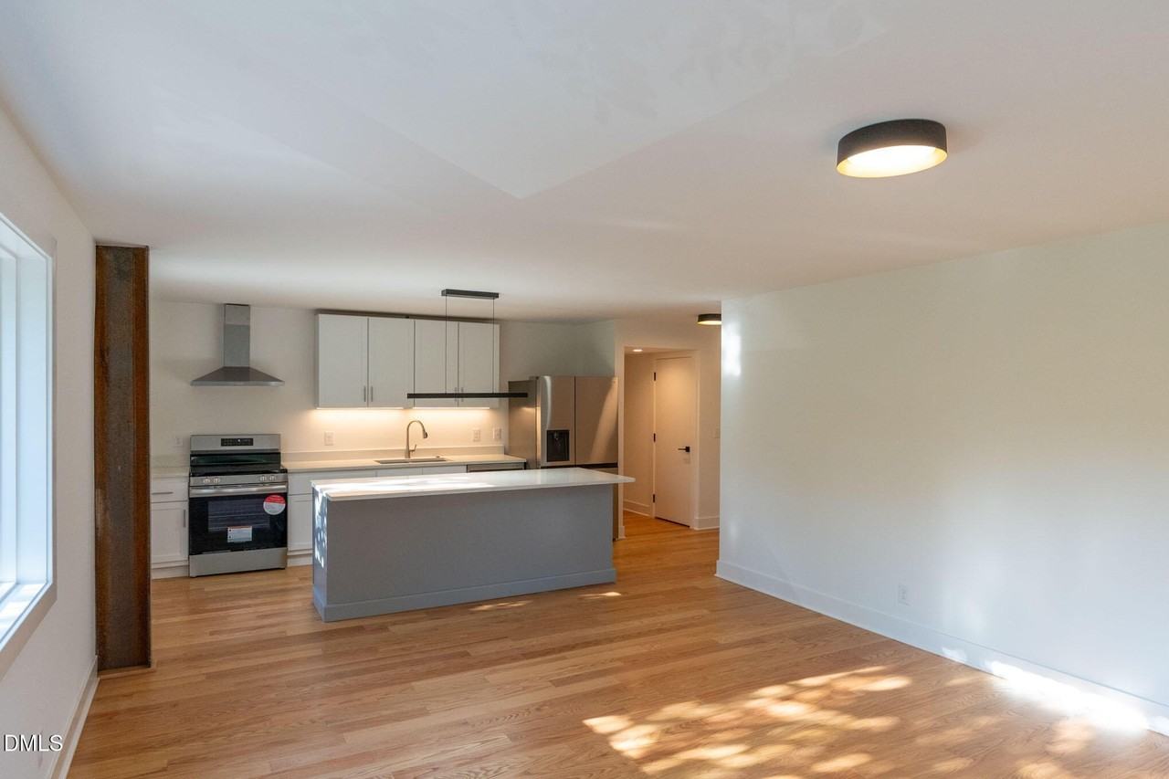 402 E Martin St - Photo 2 of 23