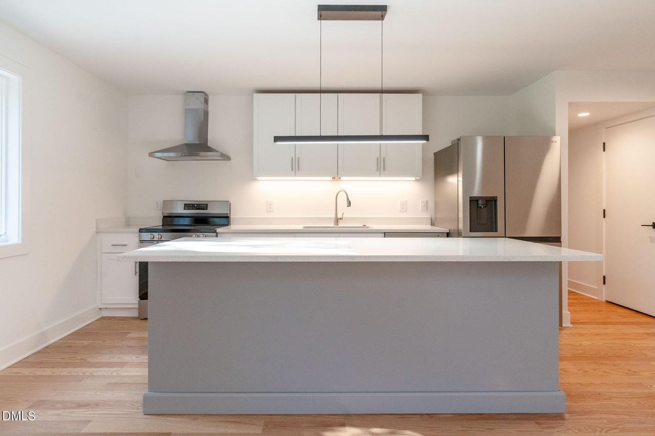 402 E Martin St - Photo 3 of 23
