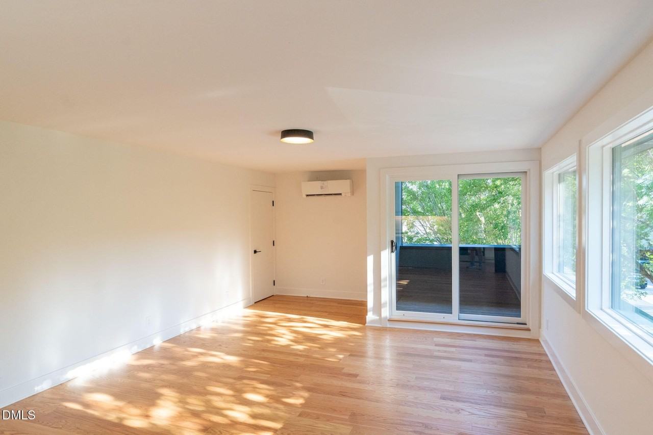 402 E Martin St - Photo 6 of 23