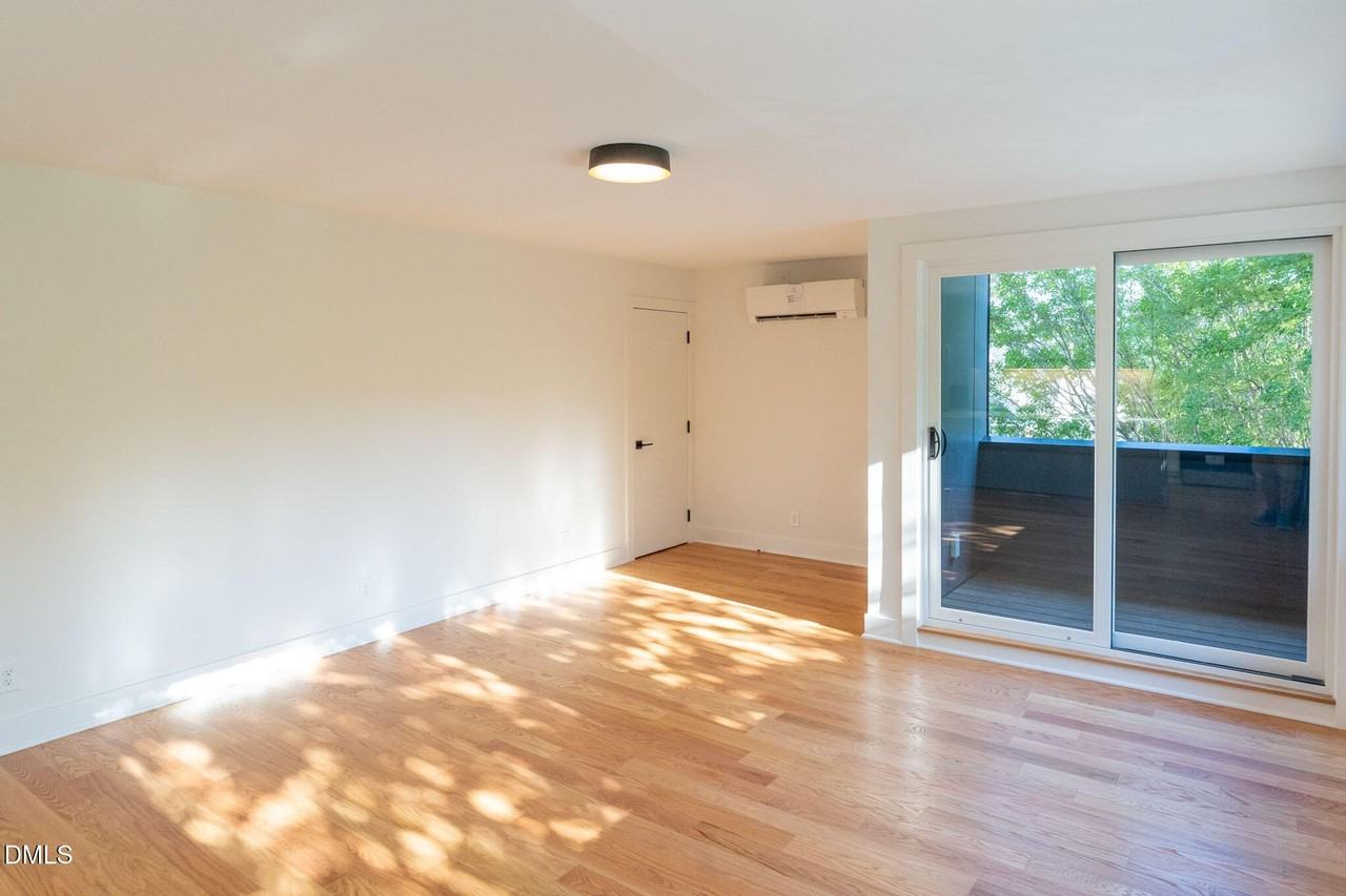 402 E Martin St - Photo 7 of 23