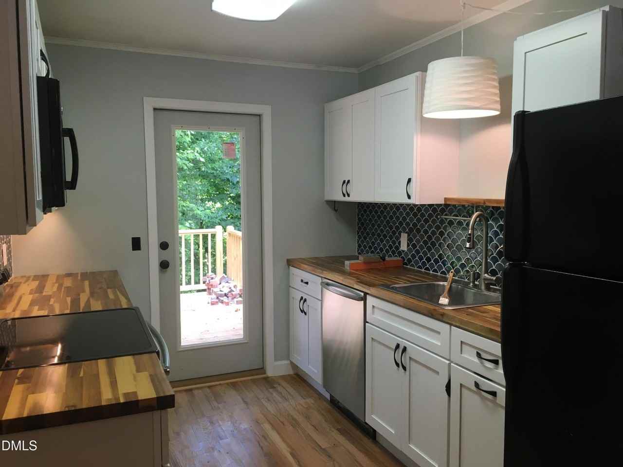 110 Bennett Ct - Photo 3 of 10