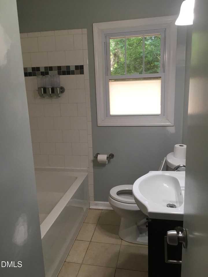 110 Bennett Ct - Photo 7 of 10