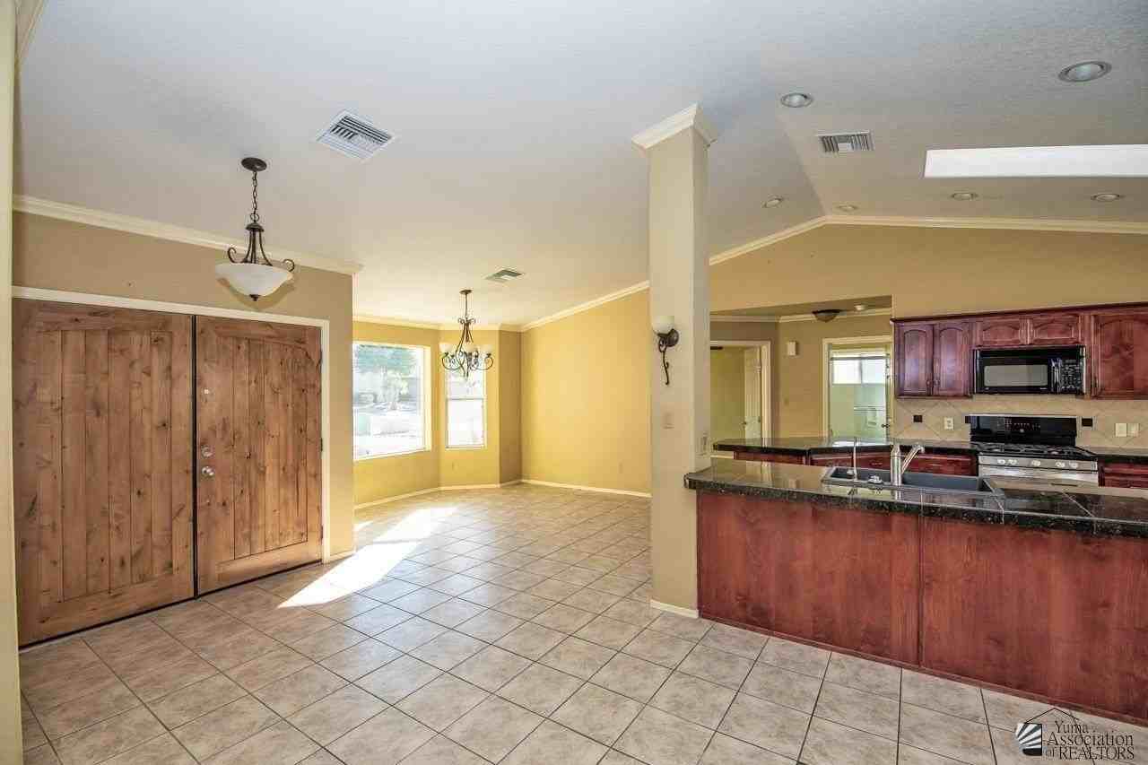 10768 S Monterrey Way - Photo 3 of 19