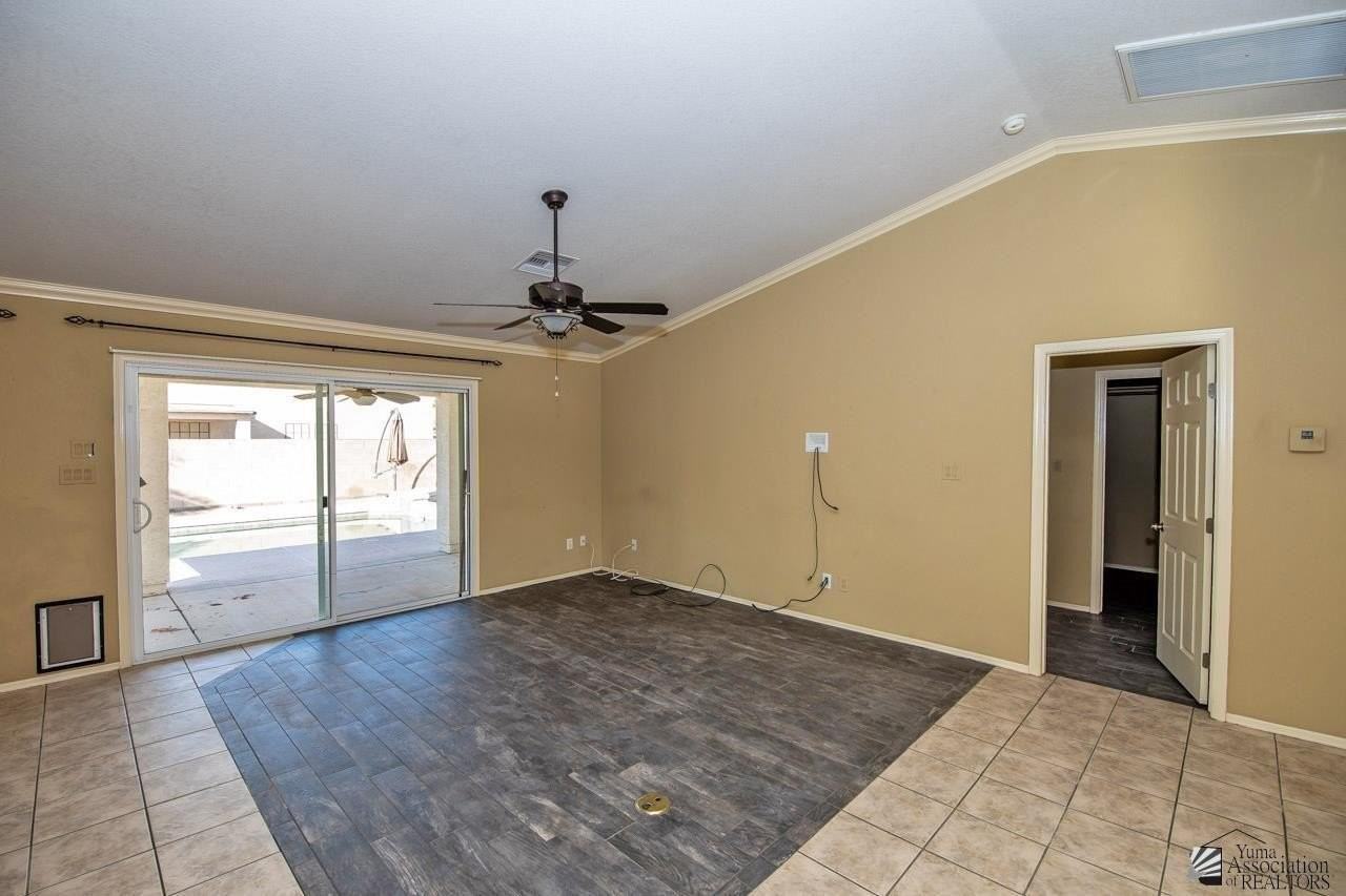 10768 S Monterrey Way - Photo 6 of 19