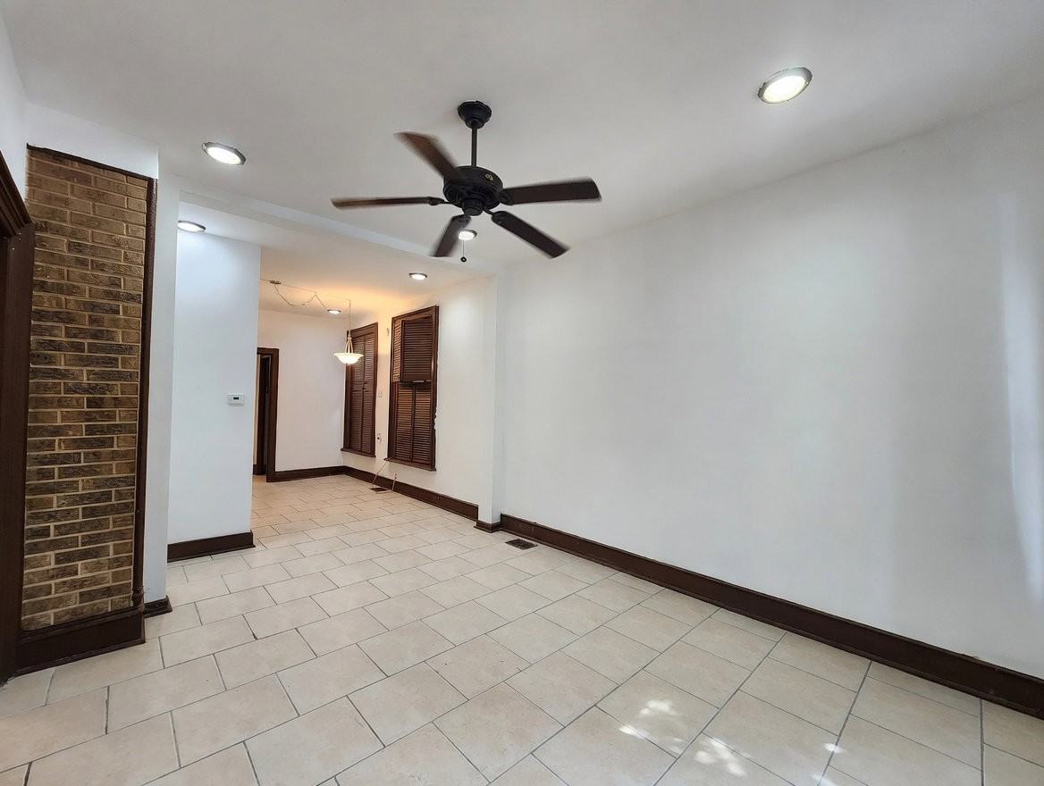 1619 S Loomis St #1F - Photo 4 of 8