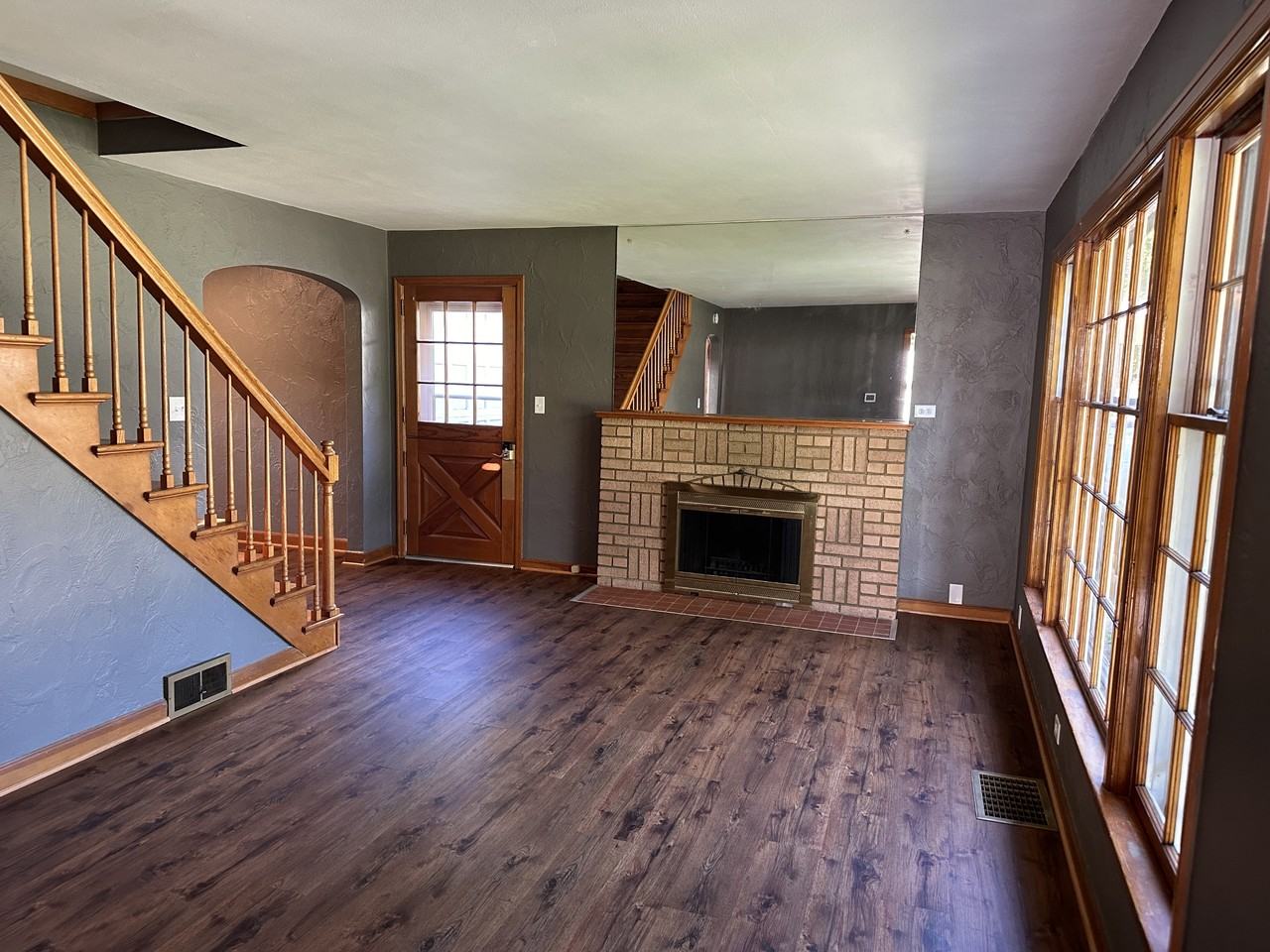 1143 W Harrison St #1 - Photo 4 of 24