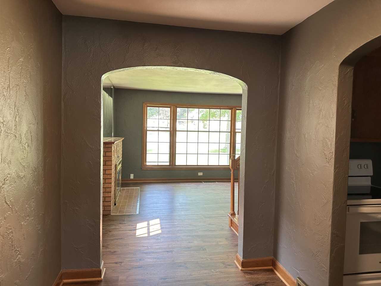 1143 W Harrison St #1 - Photo 5 of 24