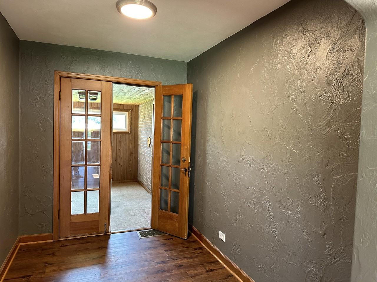 1143 W Harrison St #1 - Photo 6 of 24