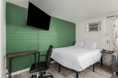 114 S Wilson St #114-10 - Photo 5 of 14