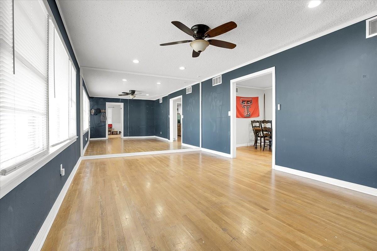 3709 26th St #SF - Photo 2 of 15