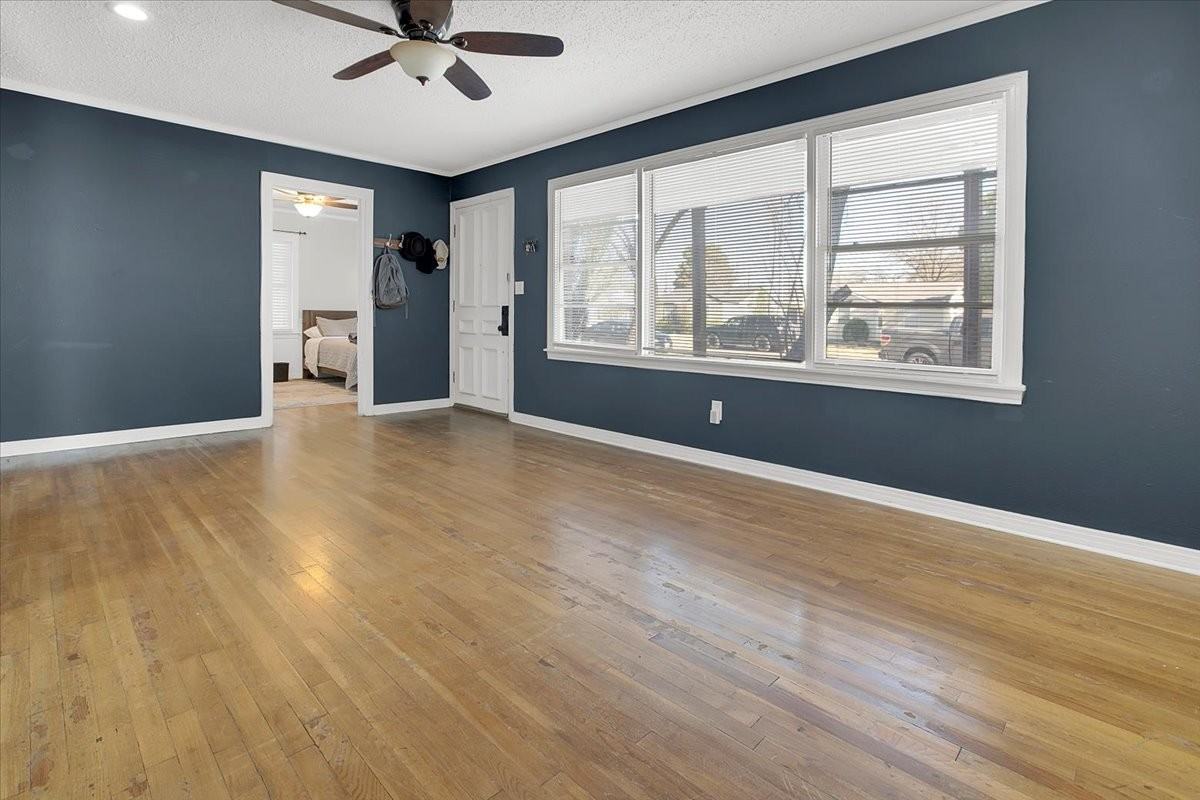 3709 26th St #SF - Photo 3 of 15