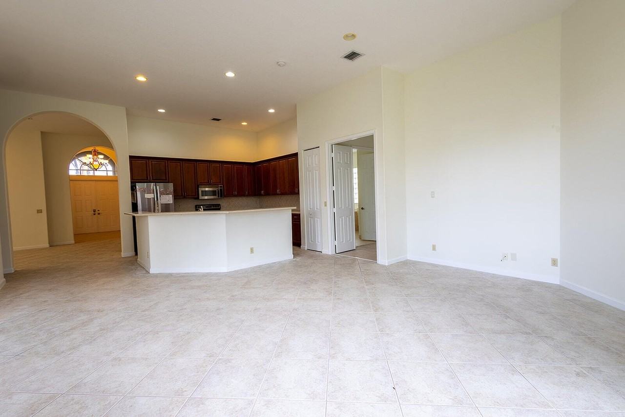 6428 Garden Ct - Photo 4 of 8