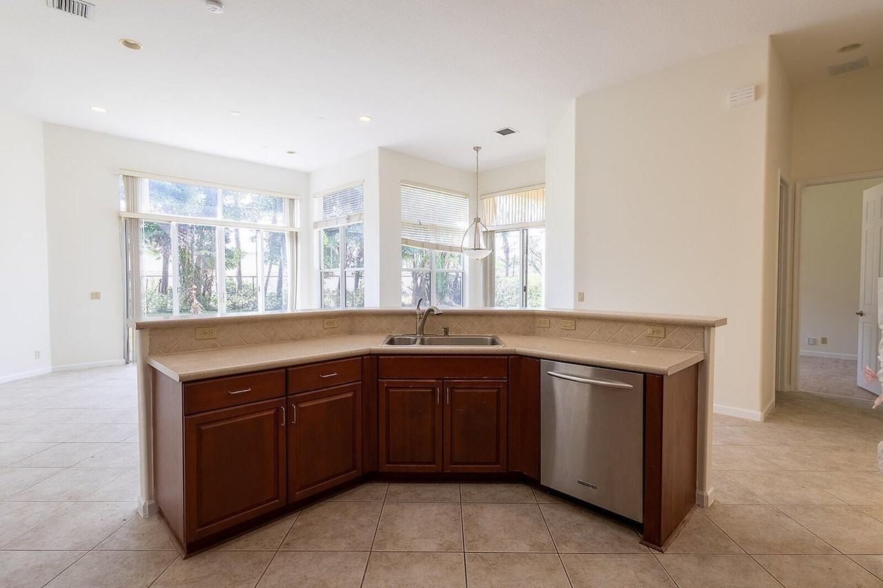 6428 Garden Ct - Photo 7 of 8