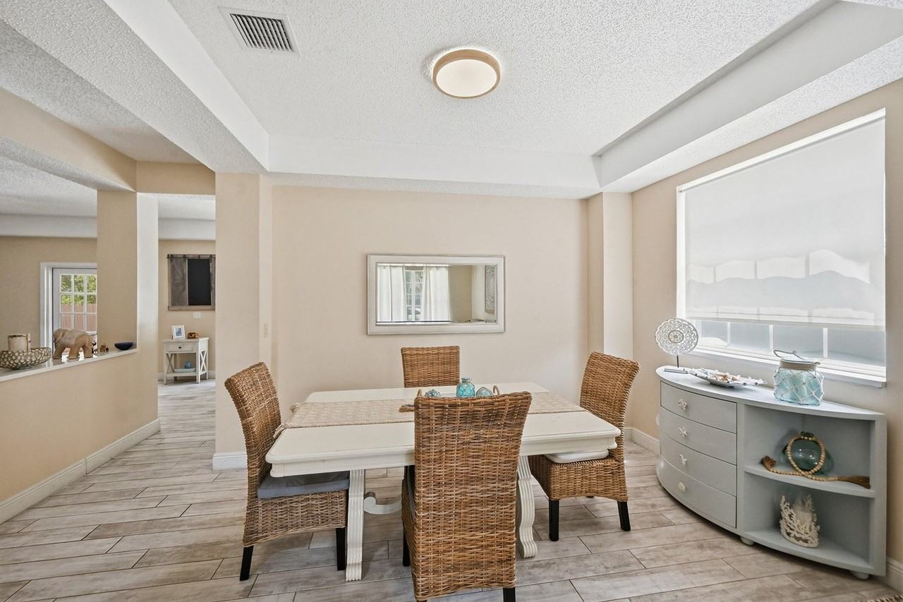 15073 Oak Chase Ct - Photo 4 of 8