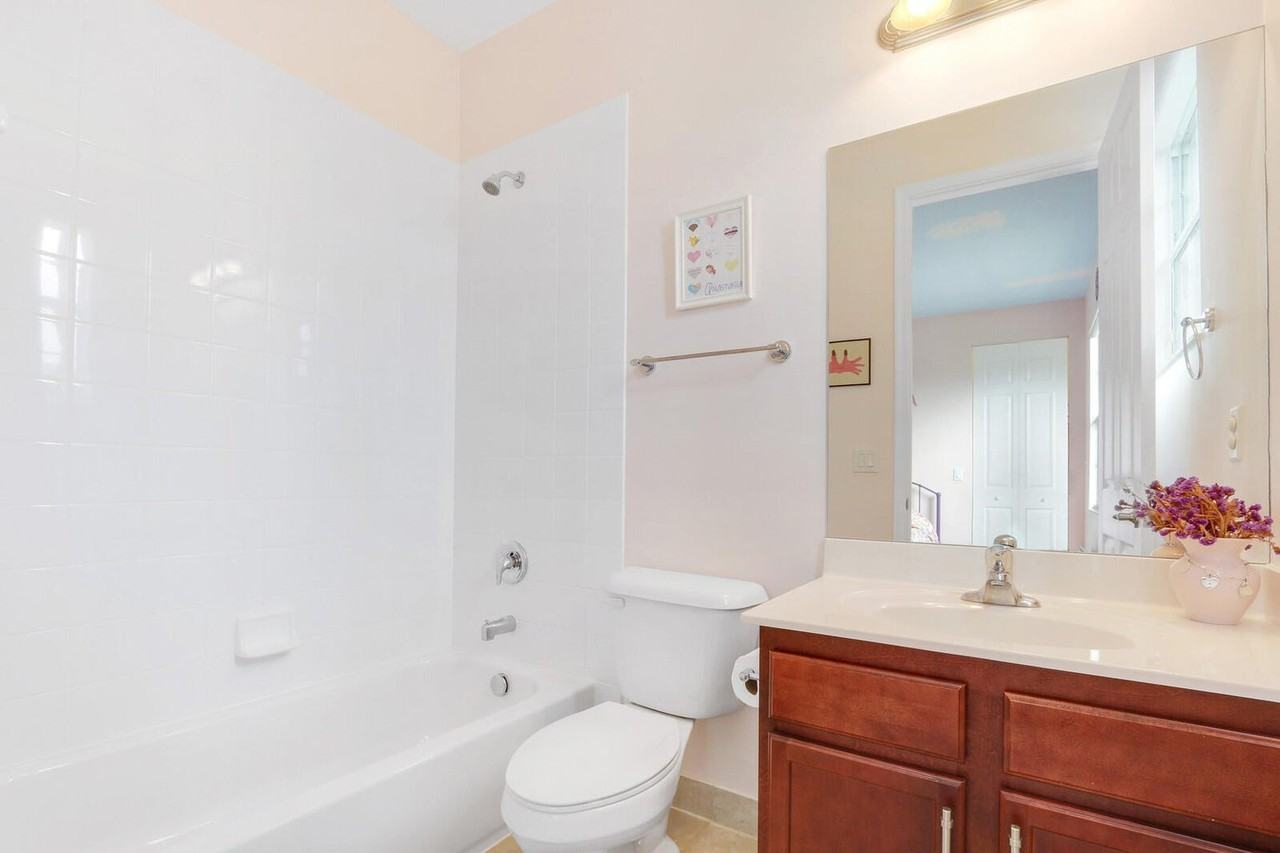 8185 Fiera Ridge Dr - Photo 7 of 8