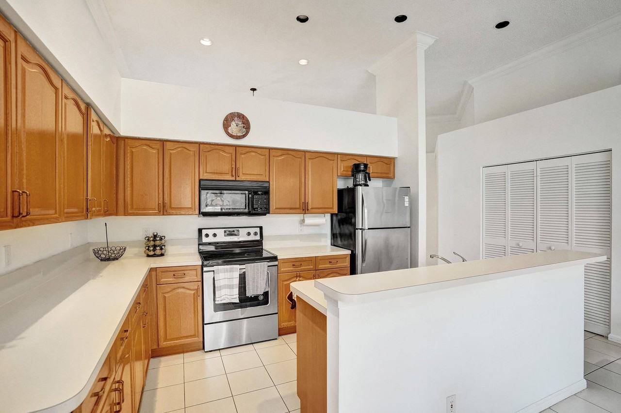 4553 Barclay Fair Way - Photo 4 of 8