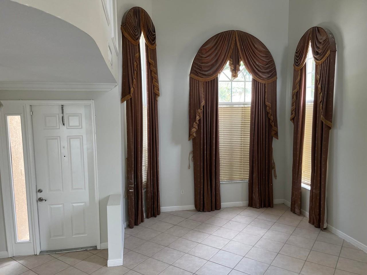 2064 Reston Cir - Photo 5 of 8