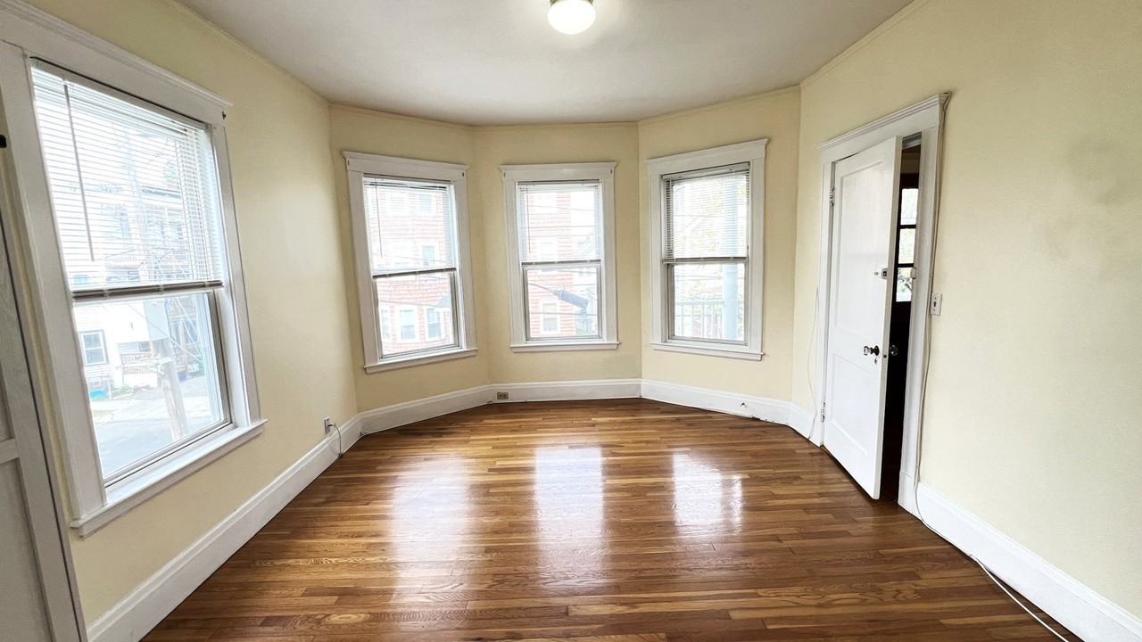 12 Michigan Ave #2 - Photo 6 of 8
