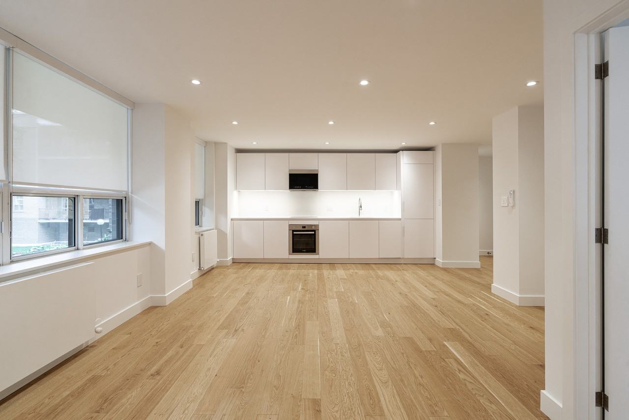 755 Avenue Road - Photo 3 of 17