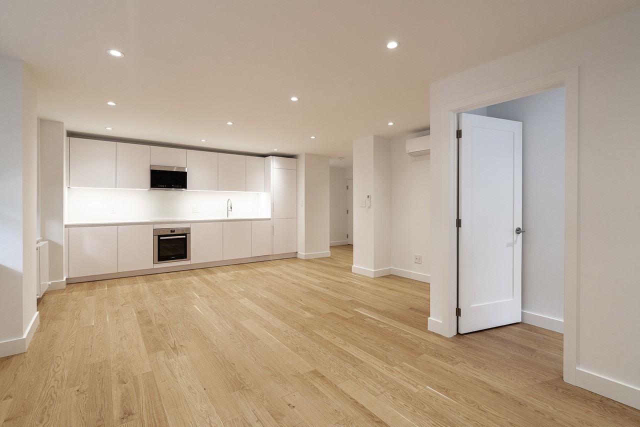 755 Avenue Road - Photo 4 of 17