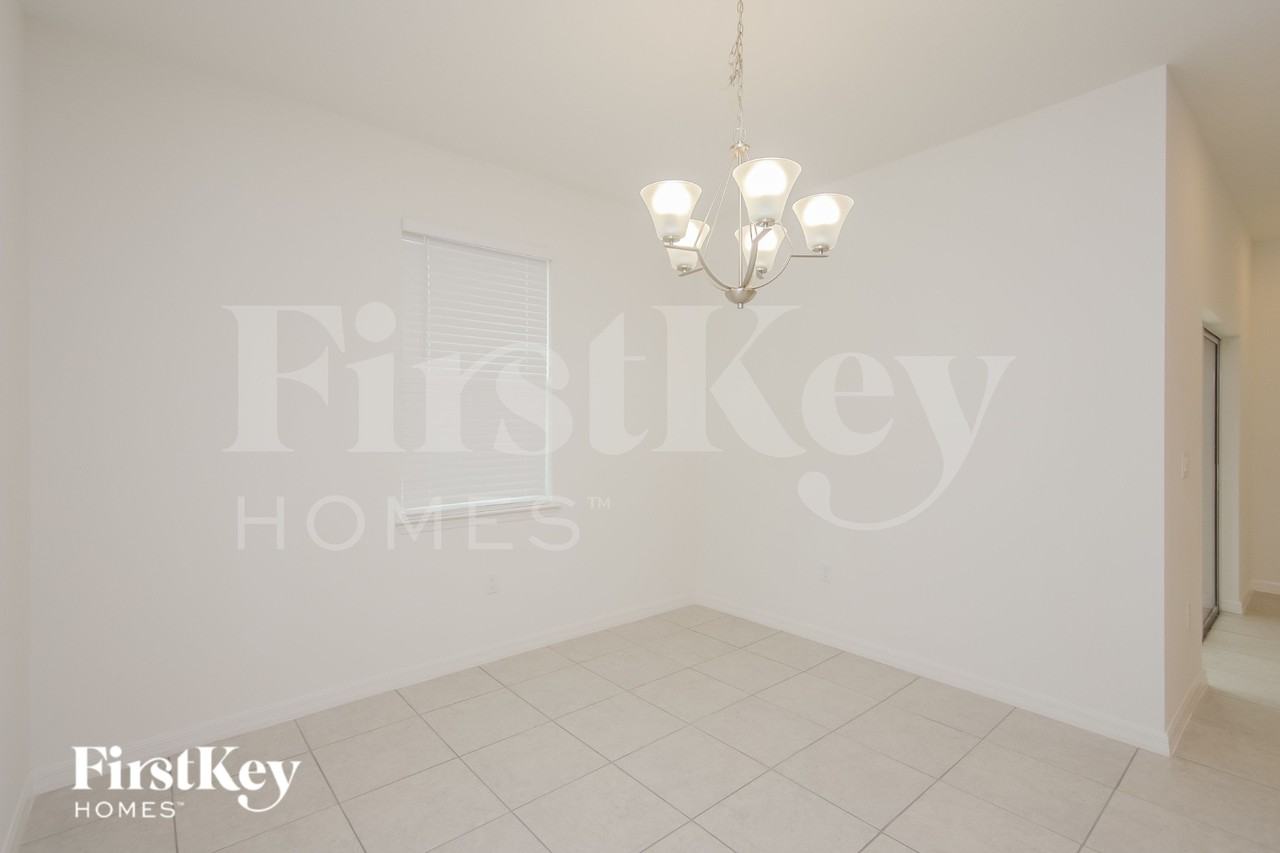 328 Corbel Ln - Photo 2 of 16