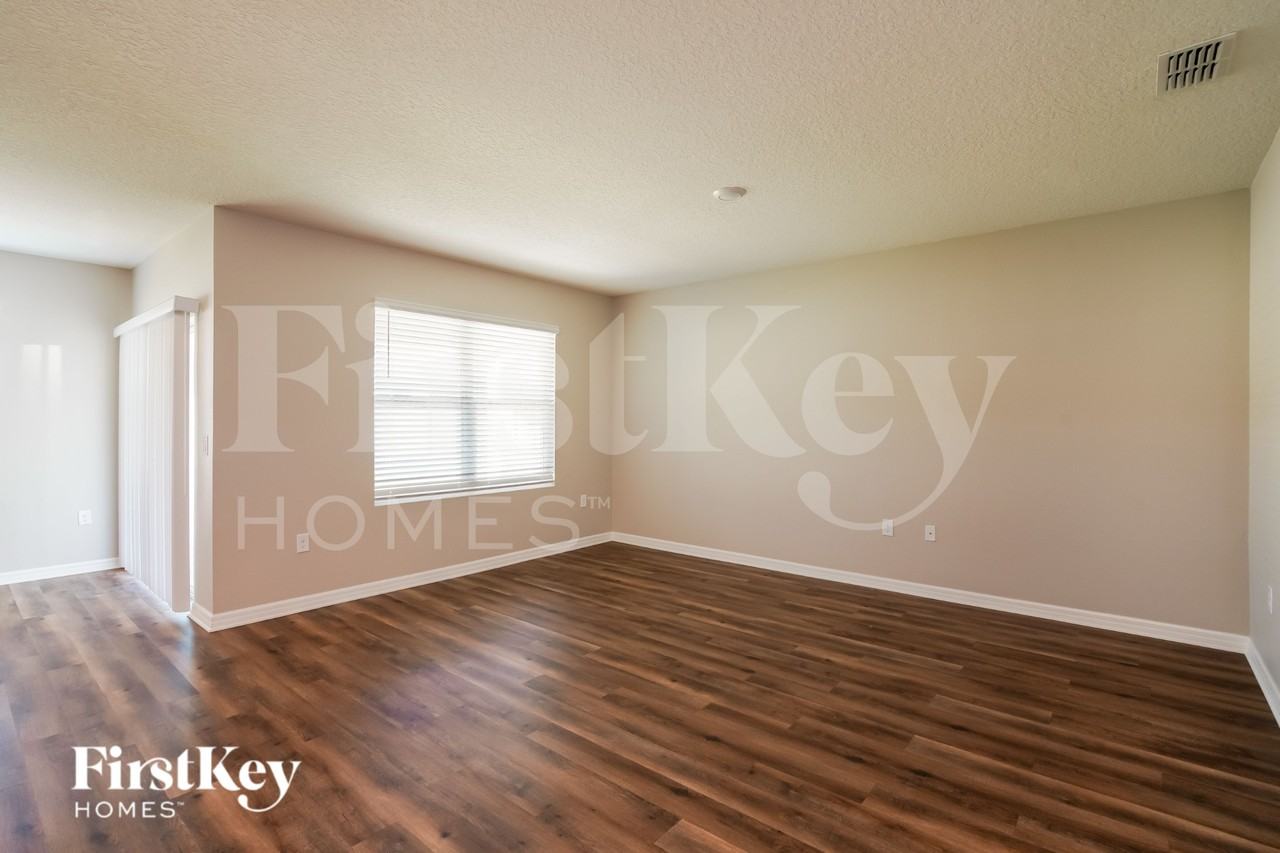 2741 Grand Central Ave - Photo 5 of 16